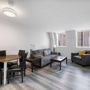 One-Bedroom Apartment Queen Bed Non-Smoking